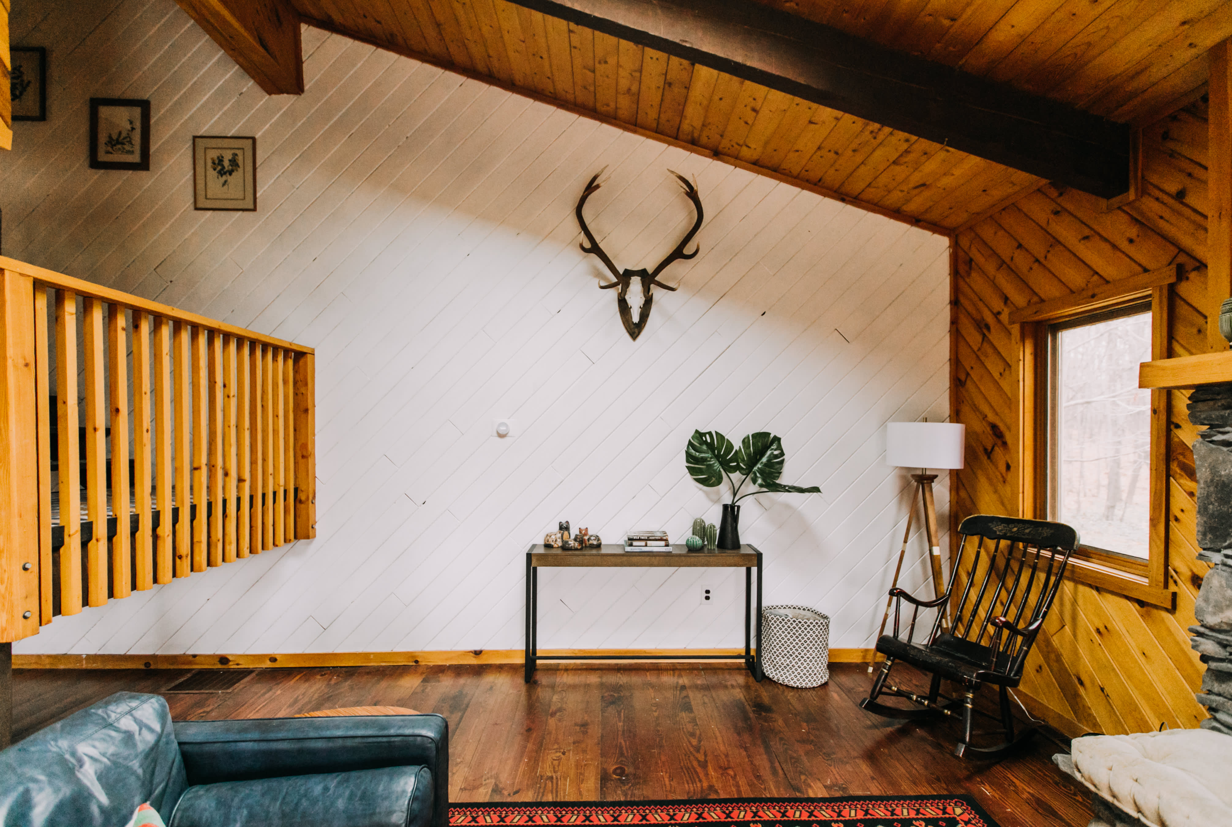 House Tour A Cozy Mountain Cabin in the Catskills Apartment Therapy